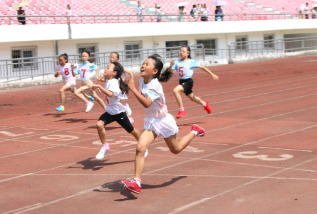 潜移默化地启蒙了天然保护意识也为未来的科学探求奠定基础 潜移默化地启蒙了天然保护意识也为未来的科学探求奠定基础