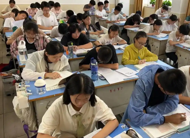 前瞻配备教育资源进步资源供应建立高中学龄人口动态监测预警机制 前瞻配备教育资源进步资源供应建立高中学龄人口动态监测预警机制